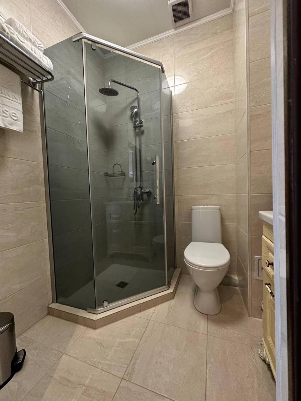 Sun Rise Inn Karagandy Екстериор снимка